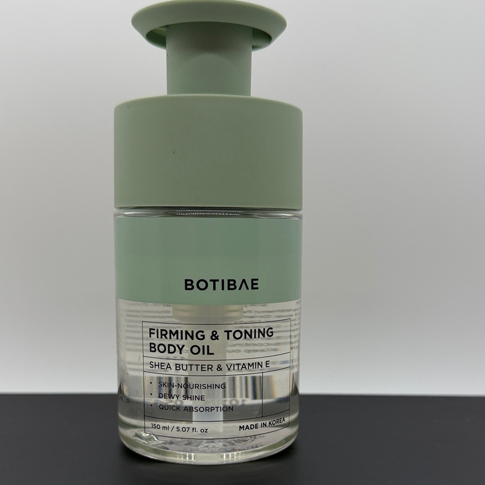 Firming & Toning Body Oil from Botibae. The finest Korean skincare.